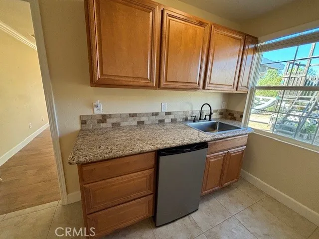 GUEST QUARTERS KITCHENETTE HAS FRIDGE & SINK