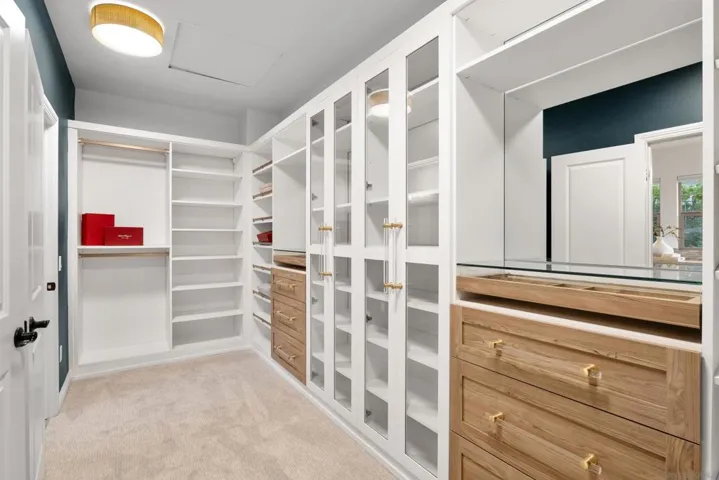 Walk-in Closet