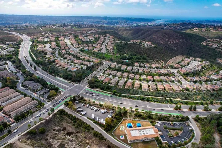 7093 Sitio Frontera, Carlsbad, California 92009
