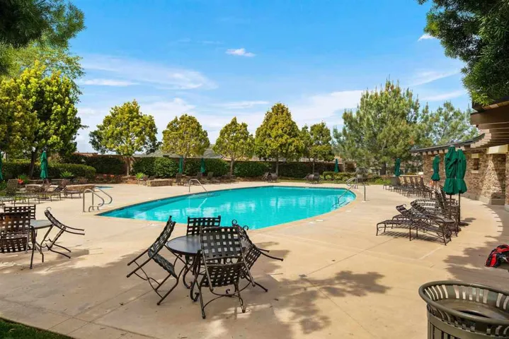 Swimming Pool/Hot Tub/Sauna
