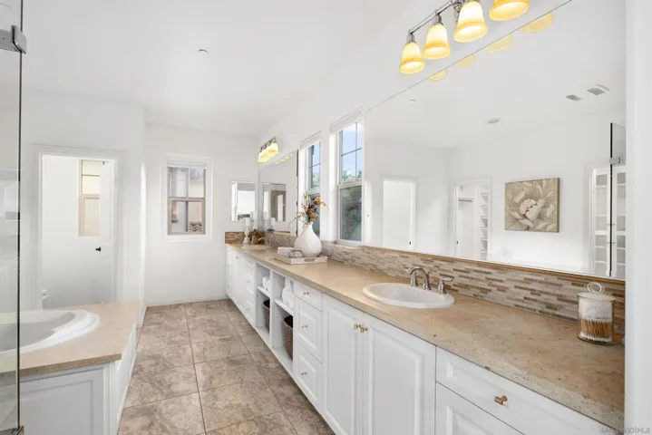Master Bath/Spa