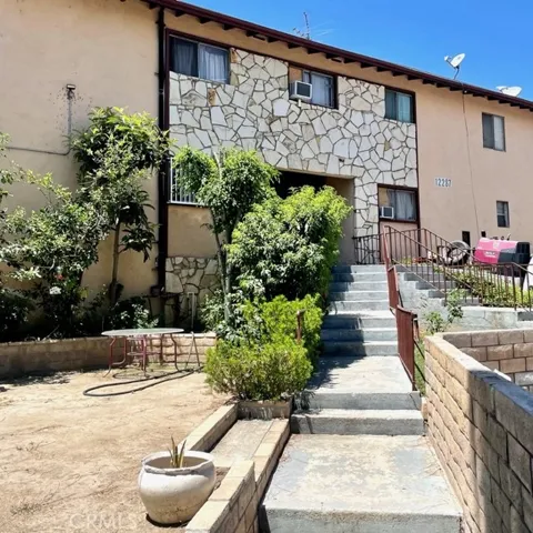 12287 Osborne Street 21, Pacoima, California 91331