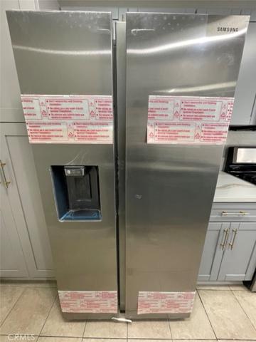 Refridgerator