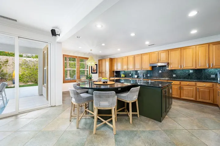 24-web-or-mls-HM_Mendocino_OPMG_1123_024
