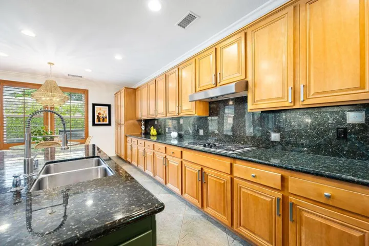 28-web-or-mls-HM_Mendocino_OPMG_1123_028