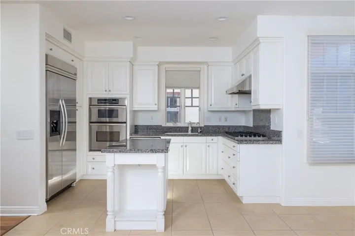 2500 Bungalow Place, Corona Del Mar, California 92625