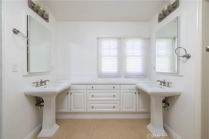 2500 Bungalow Place, Corona Del Mar, California 92625