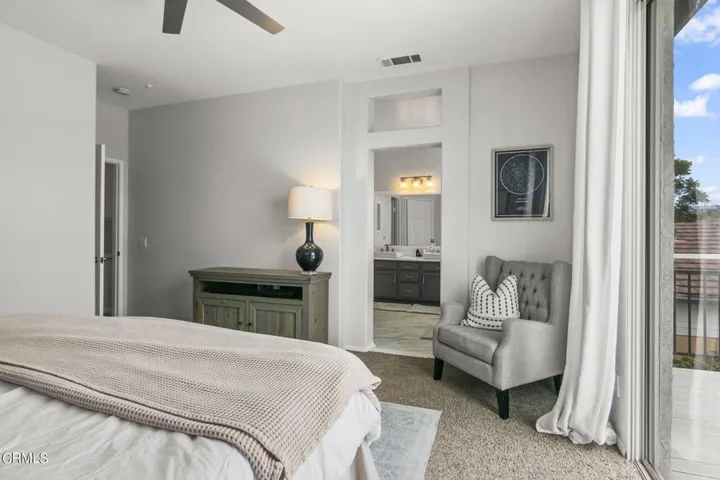 33-web-or-mls-UpMarketMedia216Ken-156