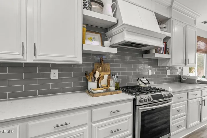 17-web-or-mls-UpMarketMedia216Ken-084