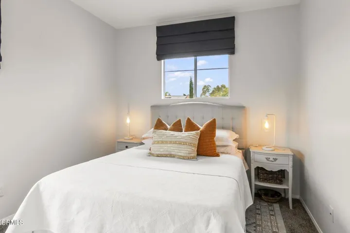 42-web-or-mls-UpMarketMedia216Ken-135