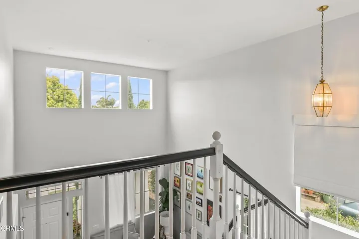 31-web-or-mls-UpMarketMedia216Ken-183