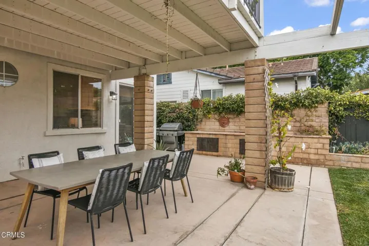 48-web-or-mls-UpMarketMedia216Ken-195