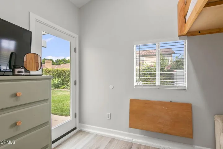 57-web-or-mls-UpMarketMedia216Ken-222
