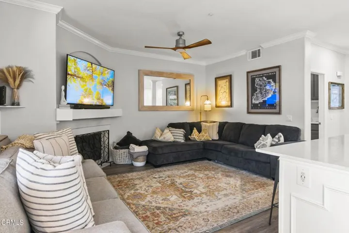 24-web-or-mls-UpMarketMedia216Ken-096