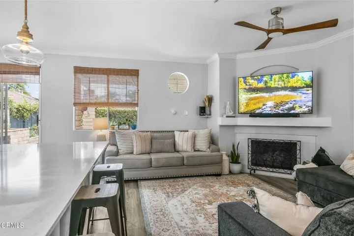 22-web-or-mls-UpMarketMedia216Ken-105