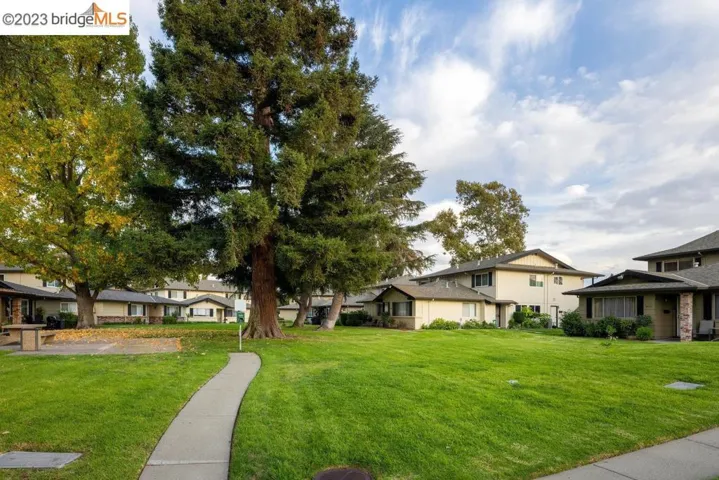 1033 Mohr Ln D, Concord, California 94518