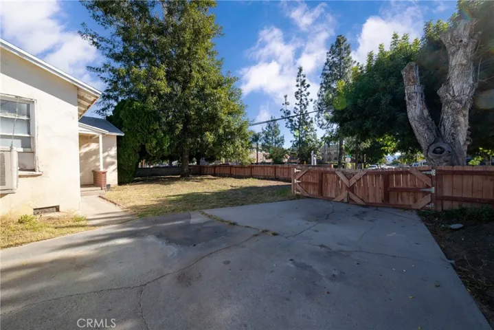 370 E Gilbert Street, San Bernardino, California 92404