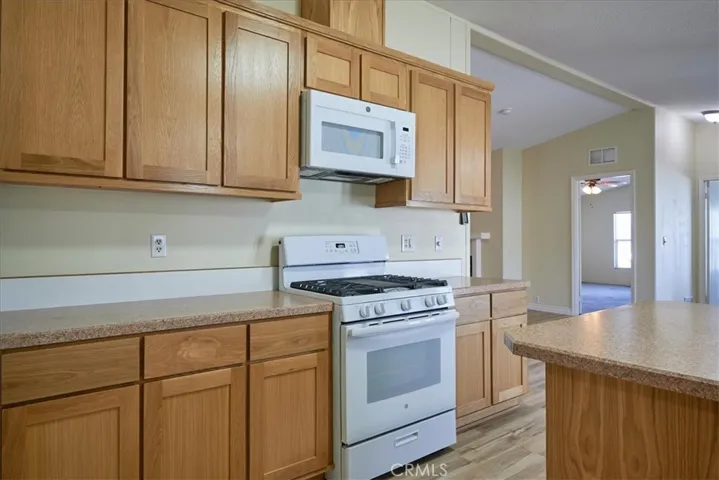 22241 Nisqually Road 65, Apple Valley, California 92308
