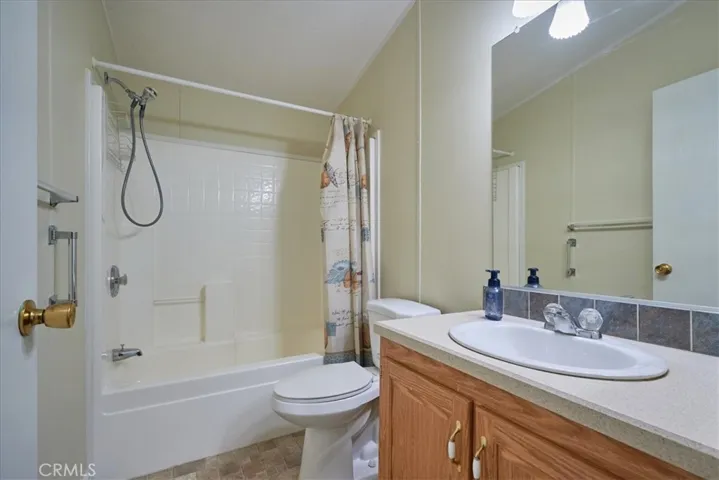 22241 Nisqually Road 65, Apple Valley, California 92308
