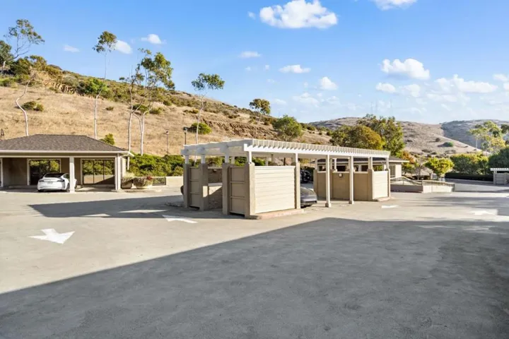 312 Crescent Court, Brisbane, California 94005
