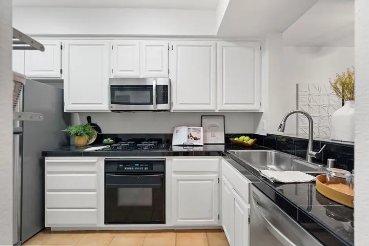 312 Crescent Court, Brisbane, California 94005