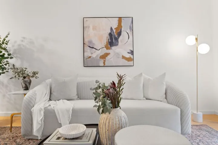 312 Crescent Court, Brisbane, California 94005
