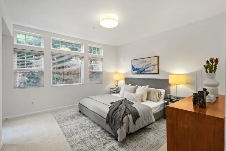 312 Crescent Court, Brisbane, California 94005