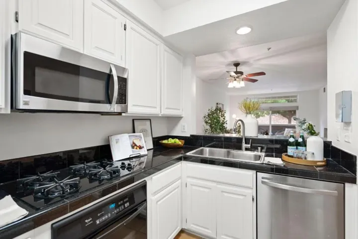 312 Crescent Court, Brisbane, California 94005
