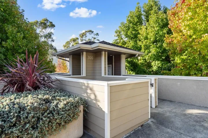 312 Crescent Court, Brisbane, California 94005