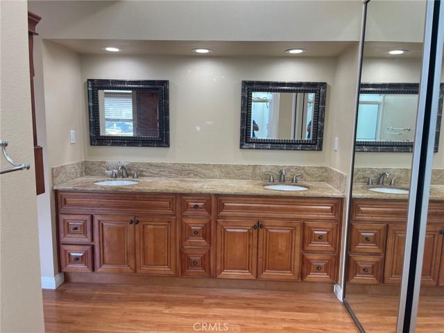 Master Vanity