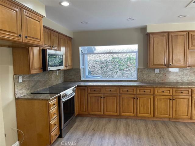 21572 Via Invierno, Lake Forest, California 92630