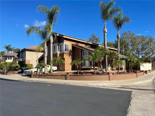 21572 Via Invierno, Lake Forest, California 92630