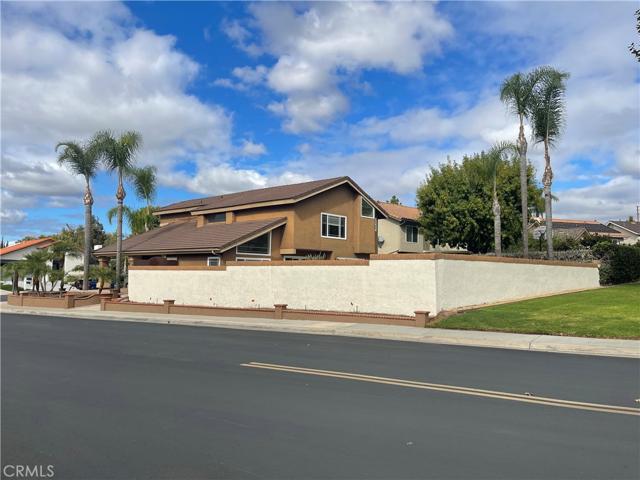 21572 Via Invierno, Lake Forest, California 92630