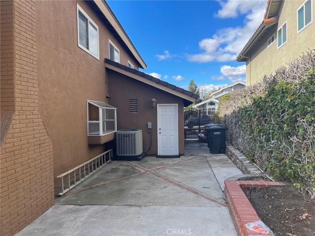 21572 Via Invierno, Lake Forest, California 92630