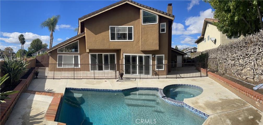 21572 Via Invierno, Lake Forest, California 92630