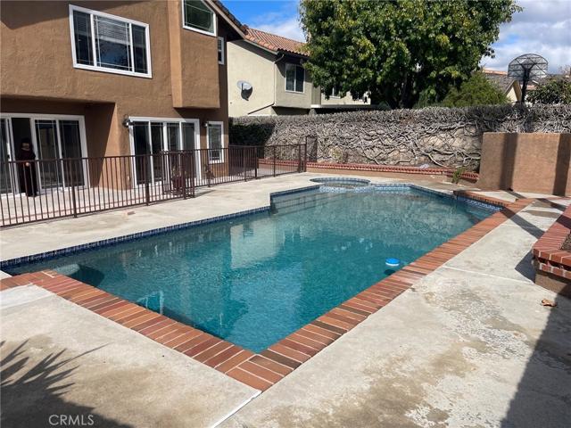 21572 Via Invierno, Lake Forest, California 92630