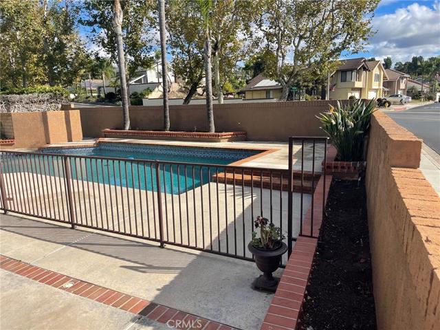 21572 Via Invierno, Lake Forest, California 92630