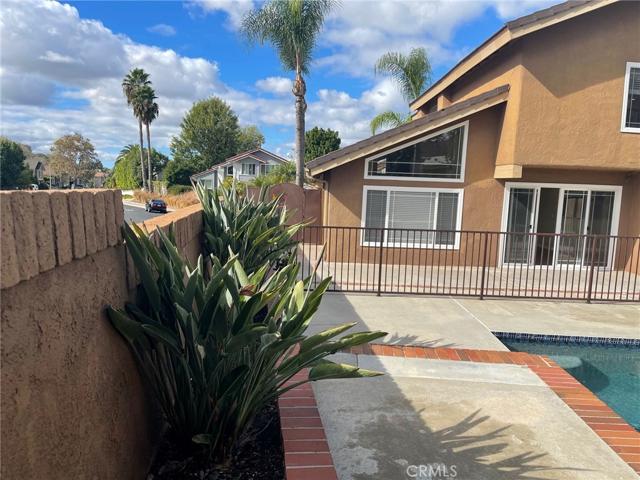 21572 Via Invierno, Lake Forest, California 92630