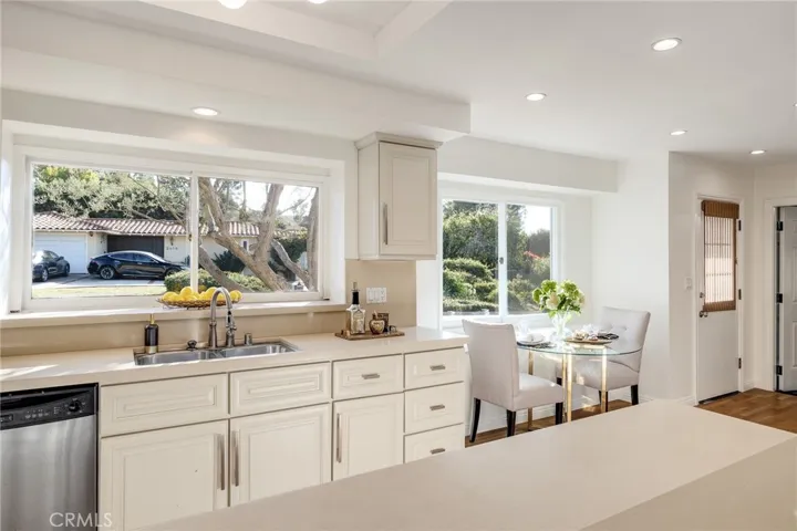 1329 Granvia Altamira, Palos Verdes Estates, California 90274
