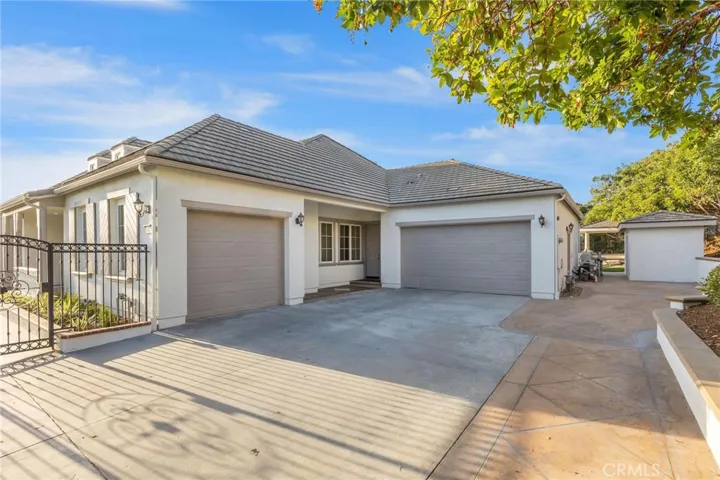 3-car garage