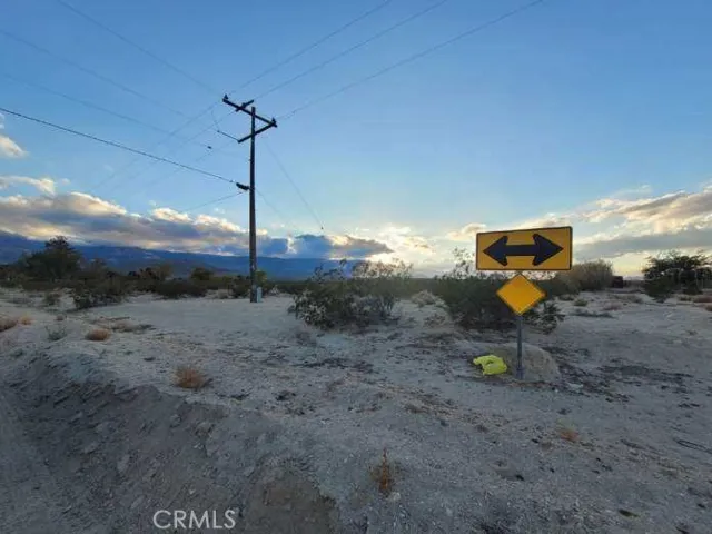 1 Midway Avenue, Lucerne Valley, California 92356