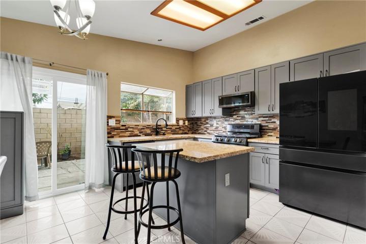 1050 Orangewood Street, Colton, California 92324