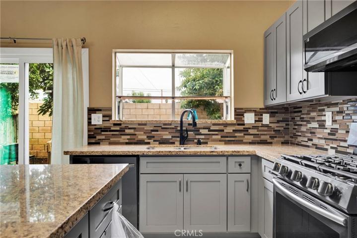 1050 Orangewood Street, Colton, California 92324