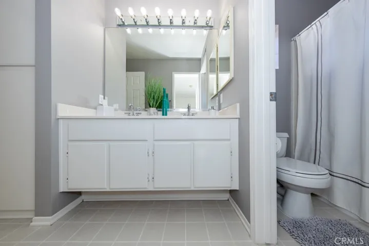 Double sink Jack N Jill bathroom.