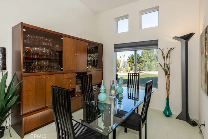 Natural lighting in the dining room.