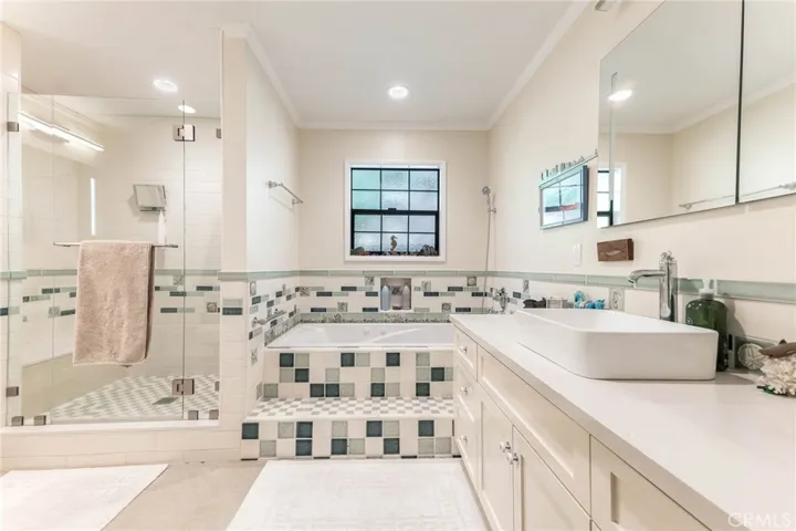 9994 Wornom Avenue, Shadow Hills, California 91040