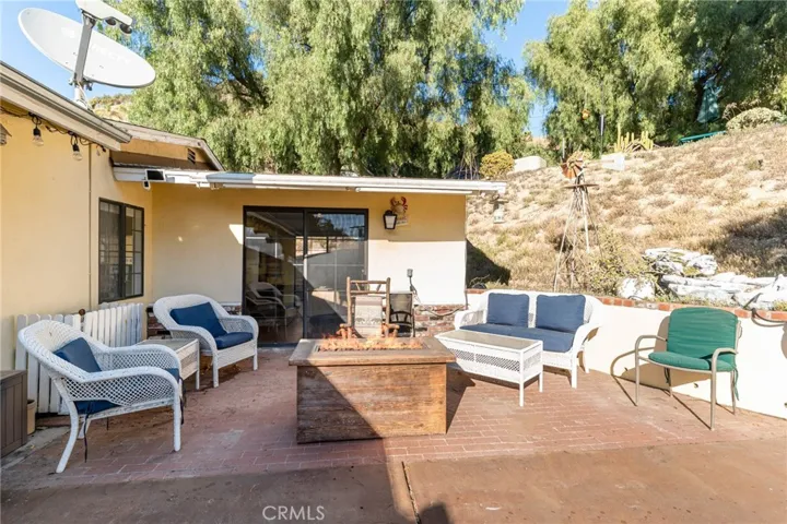 9994 Wornom Avenue, Shadow Hills, California 91040
