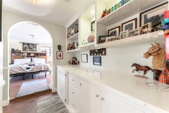 9994 Wornom Avenue, Shadow Hills, California 91040