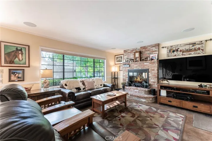 9994 Wornom Avenue, Shadow Hills, California 91040