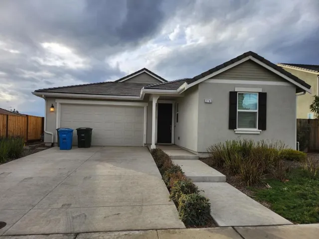 2740 Grayson Street, Hollister, California 95023